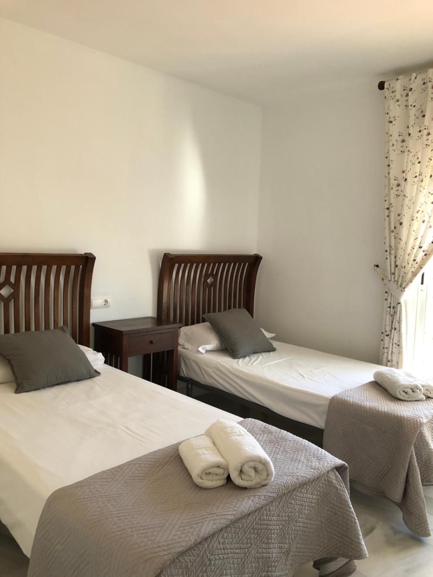 Apartamentos Naranjos Del Sol Marbella Exterior foto