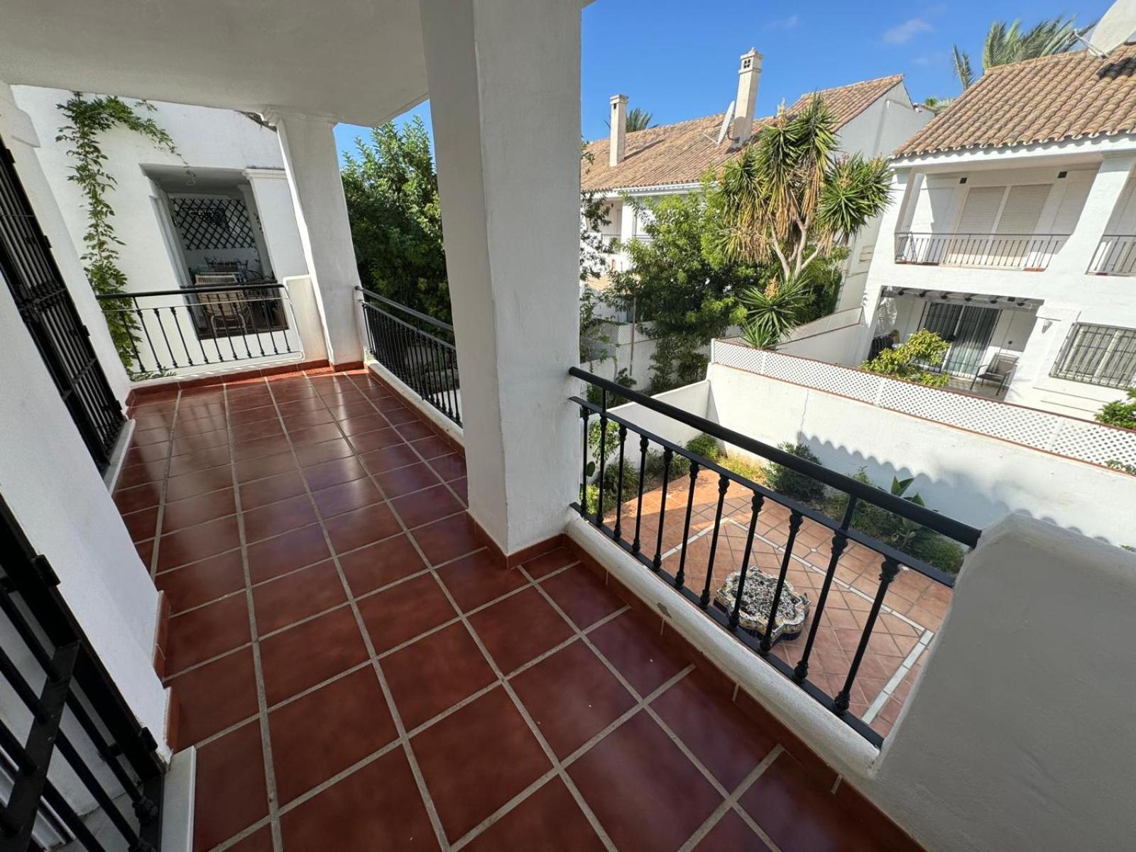 Apartamentos Naranjos Del Sol Marbella Exterior foto