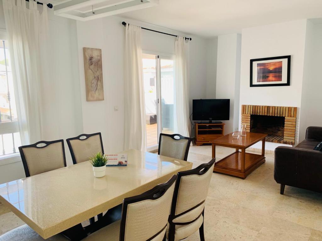 Apartamentos Naranjos Del Sol Marbella Exterior foto